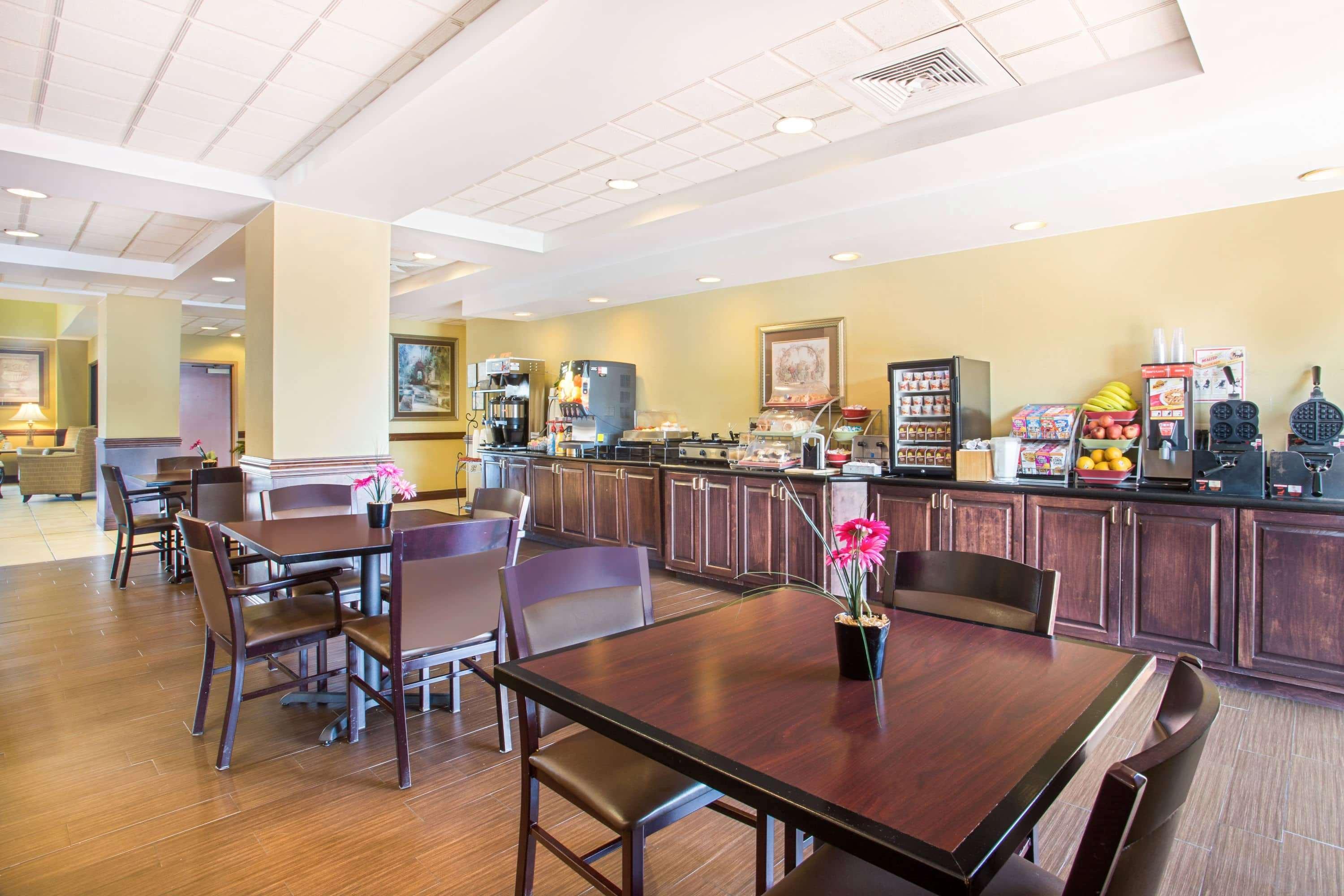 Holiday Inn Express & Suites - Mobile - I-65 By Ihg Exterior photo
